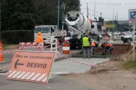 Continúan los trabajos de pavimentación, estabilizado y bacheo de la Municipalidad de Escobar