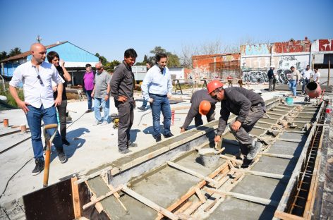 Ariel Sujarchuk recorrió las obras del futuro microestadio de Garín construido con fondos propios de la Municipalidad de Escobar