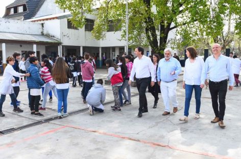 Ariel Sujarchuk supervisó escuelas donde la Municipalidad realizó obras e instaló alarmas de seguridad y detectores de fuga de gas