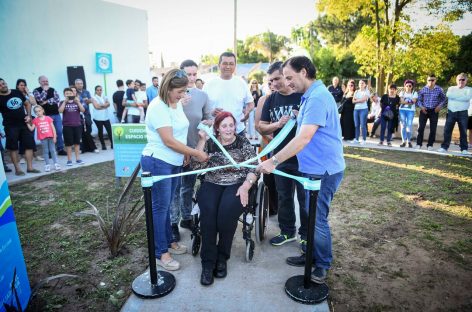 Ariel Sujarchuk inauguró la plaza del barrio El Candil acompañado por los vecinos