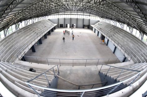 Última etapa de obras para finalizar el microestadio que la Municipalidad de Escobar construye en Garín