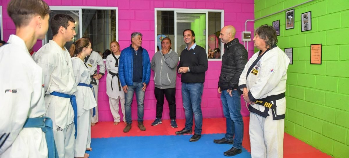 Ariel Sujarchuk recorrió el nuevo SUM del polideportivo Luis Monti