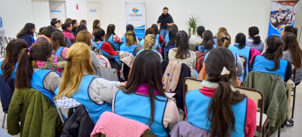 La Municipalidad de Escobar realizó una jornada de capacitación docente y distintas actividades recreativas para los chicos de los jardines comunales