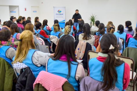 La Municipalidad de Escobar realizó una jornada de capacitación docente y distintas actividades recreativas para los chicos de los jardines comunales