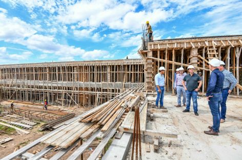 Ariel Sujarchuk recorrió los avances de las obras del colegio Ramón A. Cereijo