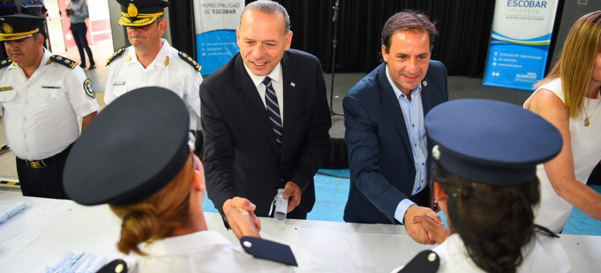 Ariel Sujarchuk y Sergio Berni entregaron distinciones a personal de la Policía Bonaerense en su 139º aniversario