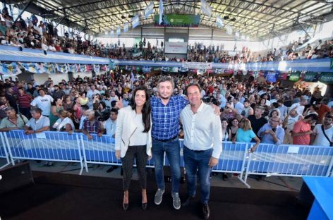 Ariel Sujarchuk, Máximo Kirchner y la titular del PAMI, Luana Volnovich, recorrieron Escobar para proyectar políticas conjuntas