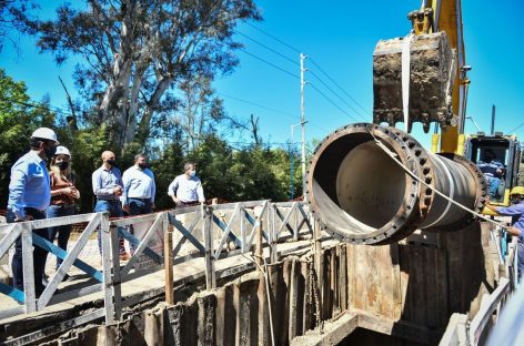 Se firmó un convenio para la extensión de la red de agua en el barrio La Chechela y anunciaron la licitación de la misma obra en el barrio La Pista