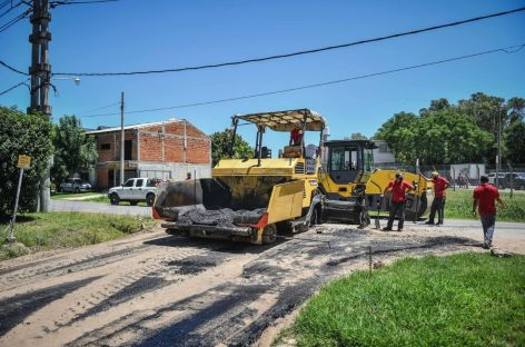 Avanzan importantes trabajos de repavimentación en calles de Garín y Matheu