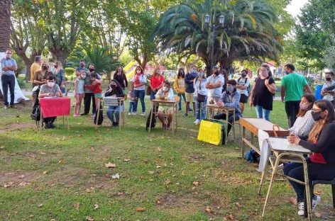 Juntos por el Cambio realizó en Maschwitz una clase abierta para pedir por la educación