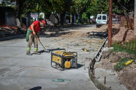 Siguen adelante las obras de estabilizado, bacheo y alumbrado en distintos puntos del partido de Escobar