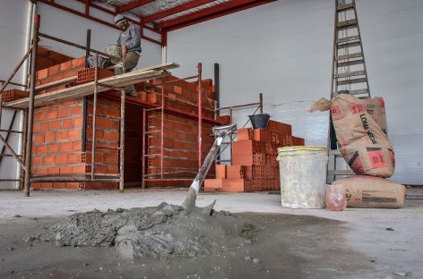 El municipio crea un sector de oncología en el Hospital Néstor Kirchner, refacciona el Hogar de Ancianas y construye una base de ambulancias en el CAPS Lalli