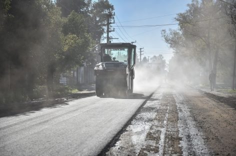 Obras estratégicas: avanza la pavimentación de las calles Libertad y La Pista