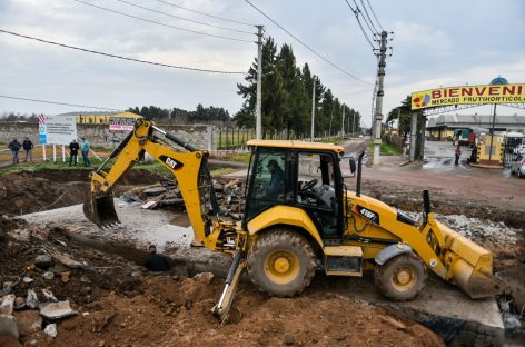 Beto Ramil supervisó la obra de repavimentación de la Avenida De los Inmigrantes