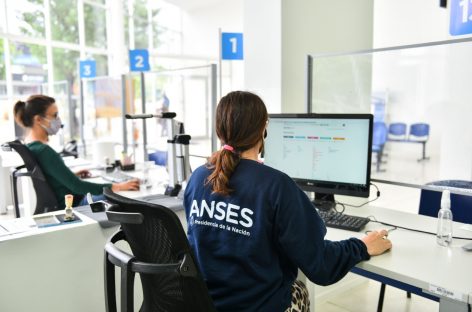 ANSES Escobar entregó las primeras jubilaciones en reconocimiento por las tareas de cuidado a 30 mujeres del distrito