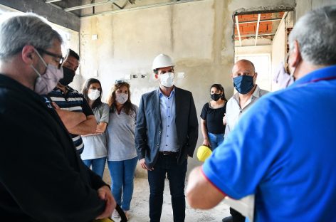 Continúan los trabajos de construcción de la Escuela Secundaria 11 Carlos Fuentealba de Garín