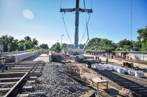 Se llevó a cabo la prueba de resistencia de la estructura ferroviaria del paso bajo nivel de la calle Pablo Podestá