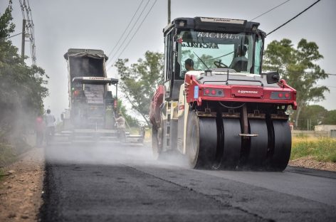 Siguen los trabajos de pavimentación, estabilizado, bacheo y mejoramiento del espacio público en distintos puntos del distrito