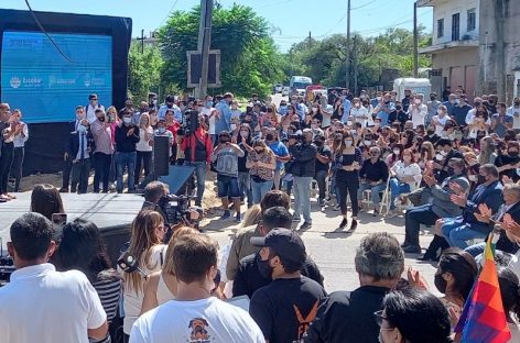 Bo. Lambertuchi: con la presencia de Manzur se inauguró la obra de pavimentación en Los Tulipanes que conecta la Ruta 25 y avenida De los Inmigrantes