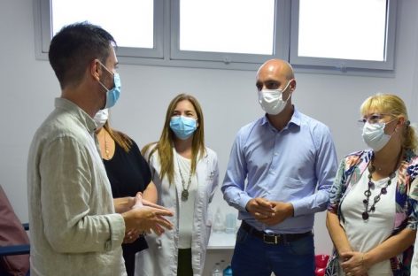 Beto Ramil recorrió la nueva sala de oncología del Hospital Municipal Presidente Néstor Carlos Kirchner