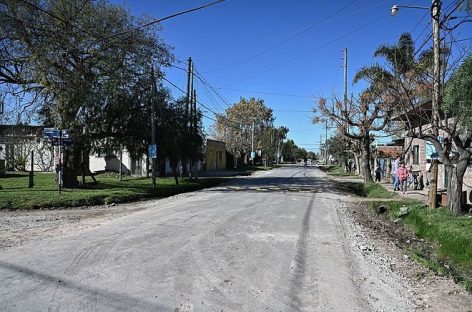 Avanzan las obras de pavimentación y puesta en valor de los espacios públicos en distintos puntos del distrito