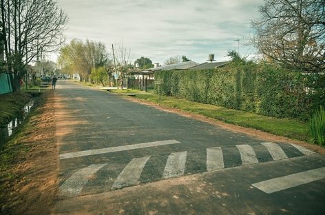 Beto Ramil recorrió nuevas calles pavimentadas en Garín y Matheu