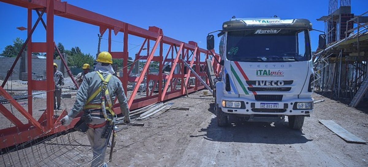 Avanzan dos obras clave para Maquinista Savio: el corredor Beliera-Independencia y el microestadio municipal