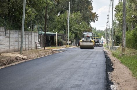 Siguen las obras de asfalto sobre las calles Islandia y Albert Schweitzer en Belén de Escobar