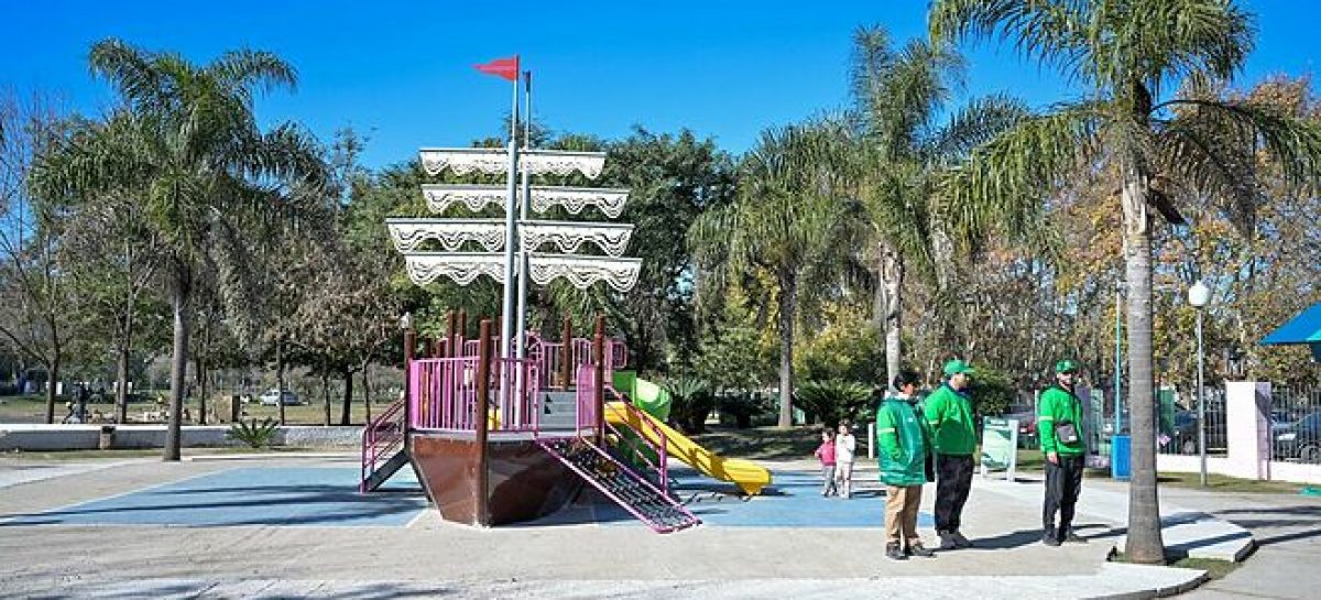 Continúan las obras de pavimentación de la calle Islandia y la puesta en valor del Parque Papa Francisco