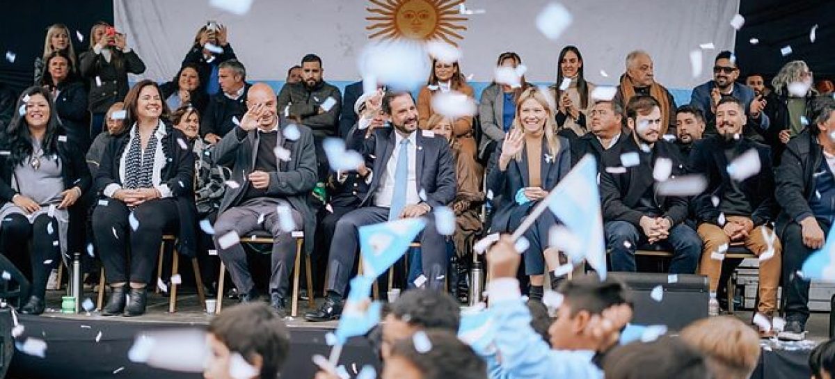 Día de la Independencia en Matheu: una multitud disfrutó del desfile patrio y del show de Los Tekis