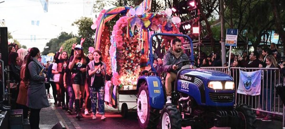 Fiesta de la Flor: los vecinos ya pueden anotarse para participar del armado de las carrozas para el desfile