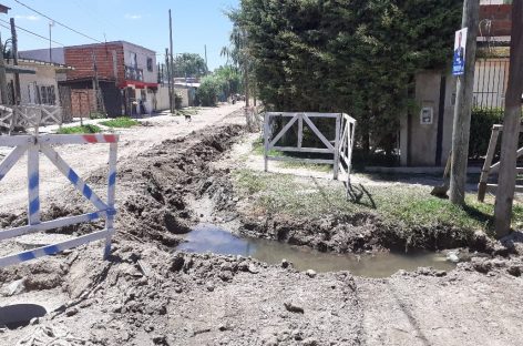 Exigen a AySA que termine las obras paralizadas en el partido y la urgente reparación de calles