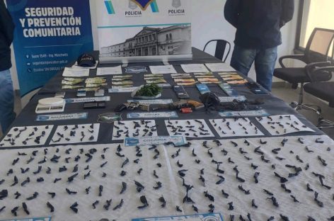 En un espectacular operativo, se desmantelaron cuatro bunkers de droga en Garín